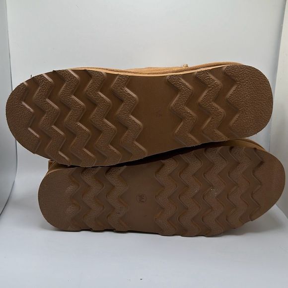 CUSHIONAIRE Women's Genuine Suede pull on platform boot +Memory Foam 9 CHESTNUT - Picture 5 of 7